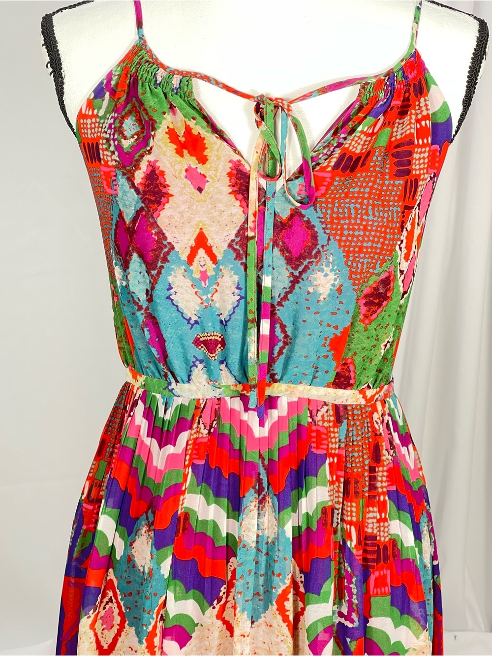 Maeve “Tarana” Multicolor Diamond-Print Halter Maxi Dress. Summer flowy chic - Picture 3 of 9
